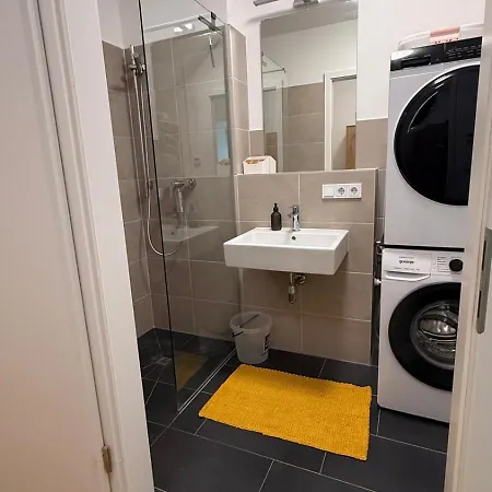 Exklusive Gartenwohnung, Freilassing, Bei Salzburg Apartmán