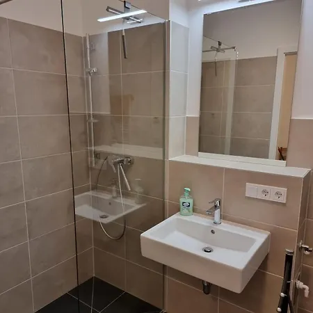 Exklusive Gartenwohnung, Freilassing, Bei Salzburg